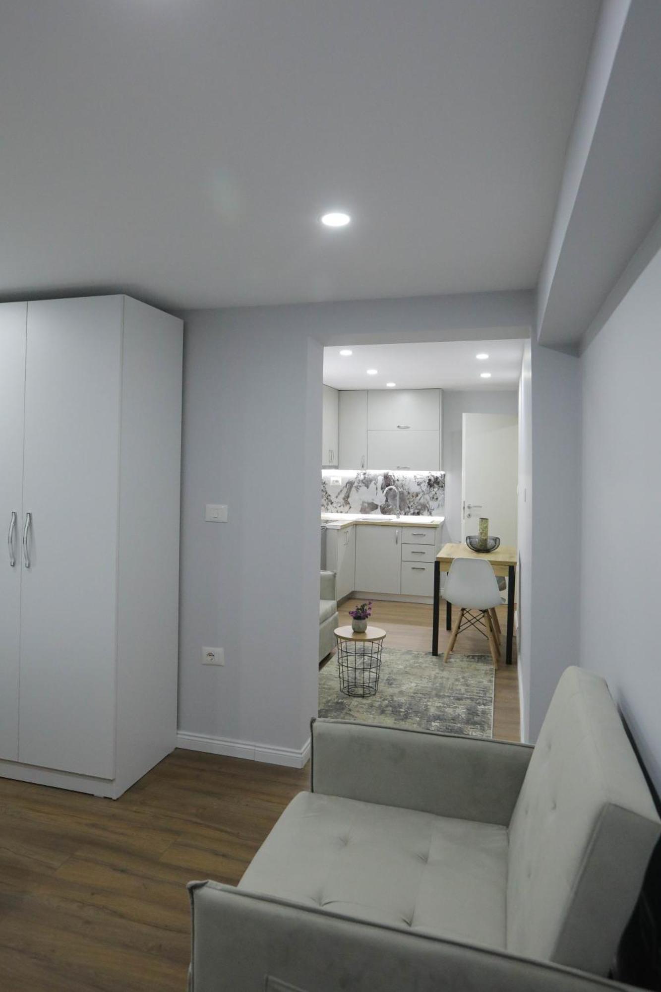 Arlis - Near North And South Terminal Apartamento